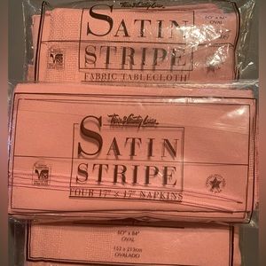 NWOT town and country linen set